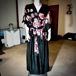 Beautiful Navy blue & pink Vintage silk Kimono